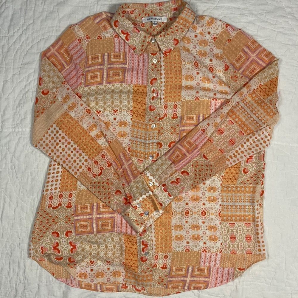Rose + Olive Button Down Geometric Shirt size Large